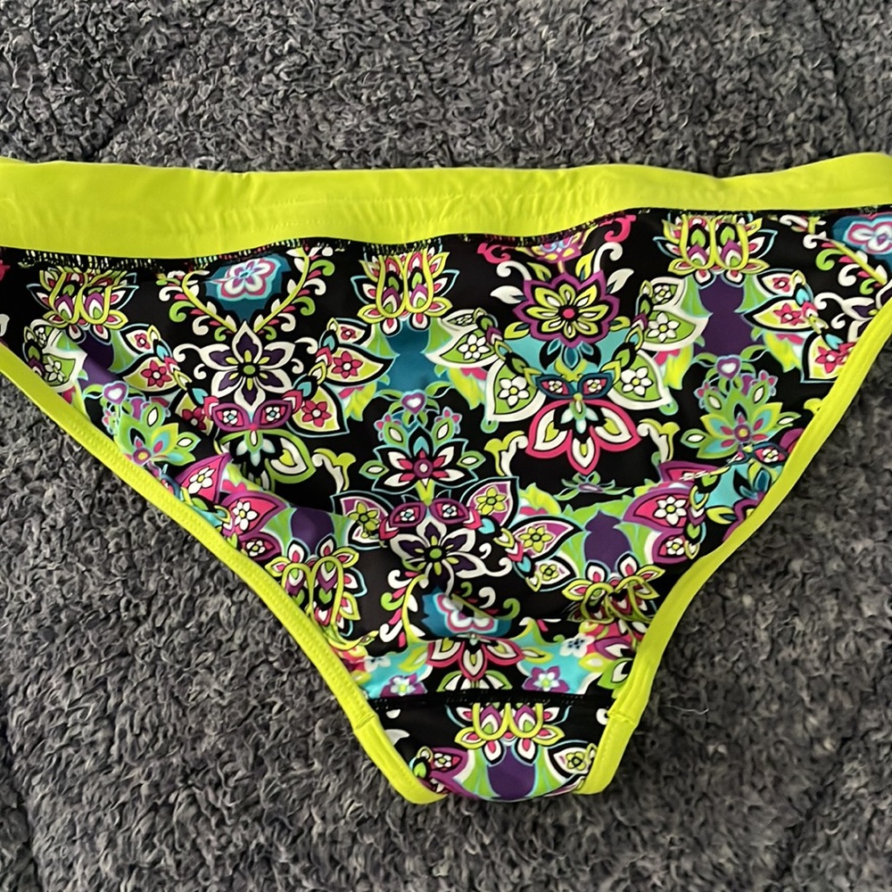 Bathing suit bottom L - Picture 4 of 4